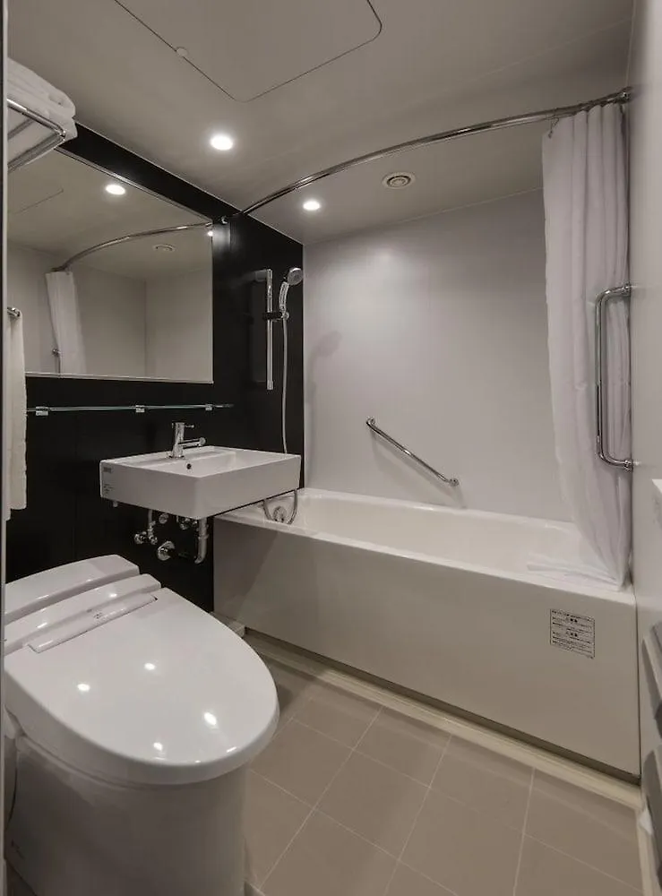 Kkr Hotel Oszaka 4*,